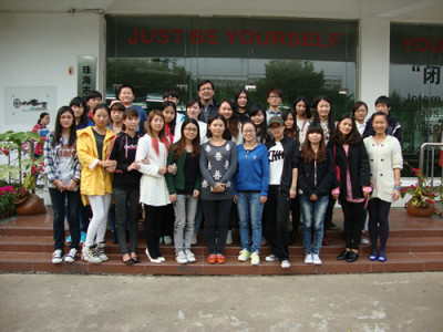 全日制英语57班全体师生合照