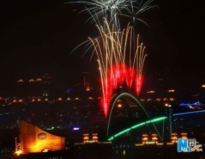 The skies over the Pudong New Area of Shanghai - home of the World Expo - lit up in a display of pyrotechnic brilliance last night. If the trial run is anything to go by, Friday night's fireworks to usher in the long-anticipated opening of the six-month Expo will go off with a bang ... well, many bangs. And the Shanghai Meteorological Bureau said yesterday we can expect slightly cloudy, fine and warm weather on Friday and Saturday, just the ticket for a wow-factor World Expo.
