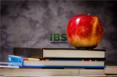 close-up-of-apple-on-top-of-books-256520.jpg close-up-of-apple-on-top-of-books-256520.jpg