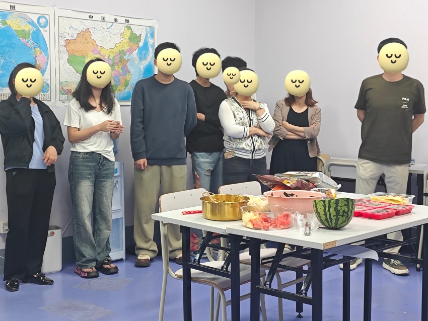 挡脸.jpg 挡脸.jpg