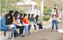 在湖边的课堂——别开生面的一堂课