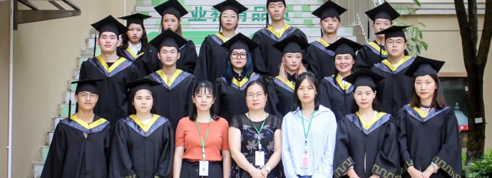 全日制英语182班毕业照留念