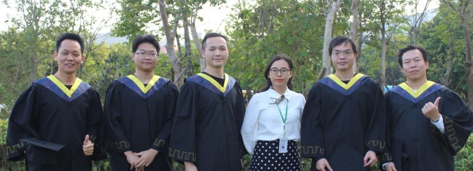 全日制英语181班毕业照留念