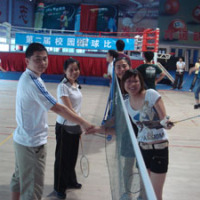 我校第二届羽毛球赛结束