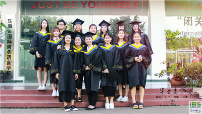 如何通过教材来进行深圳英语学习？