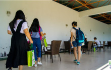 广东封闭式英语学校的常见人群？