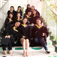 乘梦而来，满载归去——全日制英语122班毕业留念