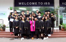 天南地北将行未尽，时光悄逝依旧温柔——全日制英语125班毕业合影