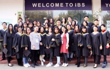 别后不知君远近，渐行渐远渐无书——全日制英语130、131班毕业合影