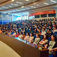 外语插翅梦想，法制保航人生——2018春季开学典礼暨校园安全法制教育活动圆满举办