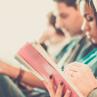 学英文的三大动力，不然快看不到人家的车尾灯了