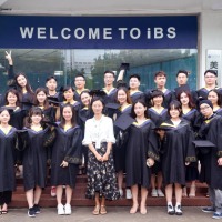 同窗共度，离别依依——全日制英语146班毕业合影