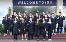 不负年华，青春无悔！全日制英语148班毕业留念