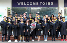 花香鸟语辞旧人，垂杨紫陌终少年——全日制英语152班毕业留念