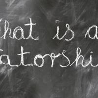 读国际学校，需要给孩子报特长班吗?