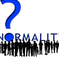 除必修课外，学校还为学生提供什么样的课余活动?