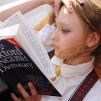 准备国内高考，还是选择出国留学？