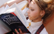 准备国内高考，还是选择出国留学？