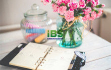 服饰英文短语，连身洋装/露背装/短袖衬衫英文怎么说