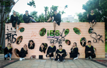 近日，世界杯吉祥物公布，世界杯相关英语