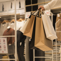 “实体店”、“网店”、“旗舰店”英文怎么说？