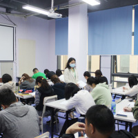 iBS | 全日制英语212班开班啦——今天的努力，明天的实力！