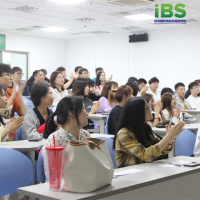 嘉兴成人学英语哪里好，成人英语的学习要点是什么？