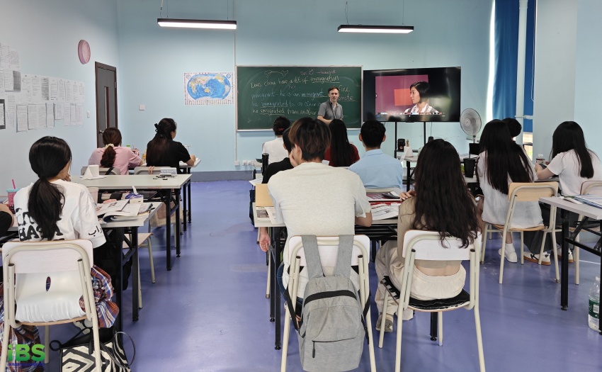 深圳<a class='keyword' href='https://www.zhibs.net/courses/english/' title='全日制英语' target='_black' rel=''>全日制英语</a>培训机构，告诉你学习英语的正确方法。.jpg